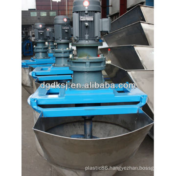 plastic force feeder